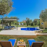 Kanonia Gerakas Villa